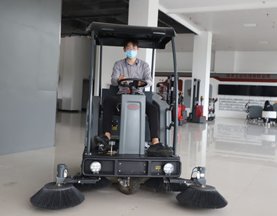 電動(dòng)掃地車(chē)